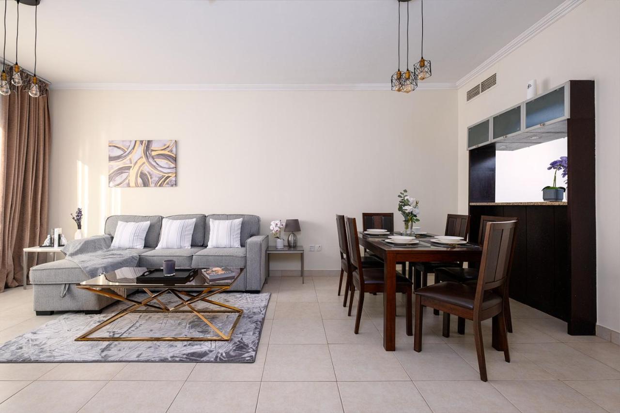 Premium At The Marina Quays West *