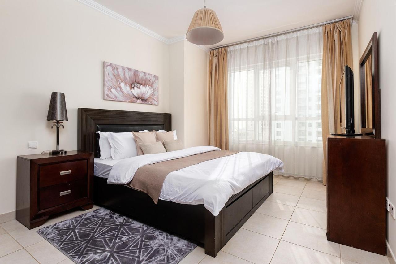 Premium At The Marina Quays West *
